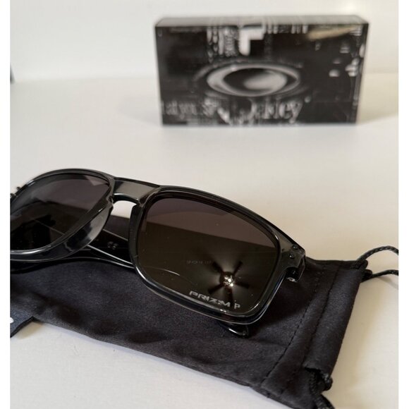Oakley Holbrook Smoke Gray Frame 9102  Prizm Polarized Black - Picture 6 of 7